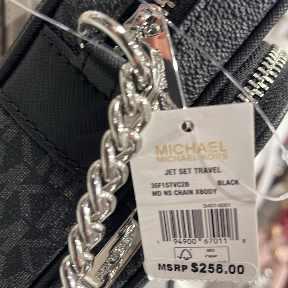 MICHAEL KORS Jet Set Travel Medium Logo Crossbody Flight Bag
Black
NWT - Picture 16 of 16